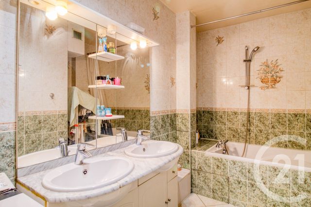 Appartement F5 à vendre - 5 pièces - 100.79 m2 - ERMONT - 95 - ILE-DE-FRANCE - Century 21 Auréa