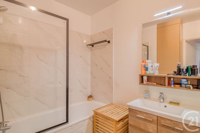 Appartement T3 à vendre - 3 pièces - 58.14 m2 - BESSANCOURT - 95 - ILE-DE-FRANCE - Century 21 Auréa