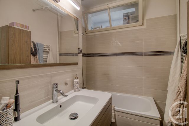 Appartement F3 à vendre - 3 pièces - 54.5 m2 - ERMONT - 95 - ILE-DE-FRANCE - Century 21 Auréa