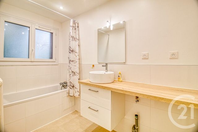 Appartement F4 à vendre - 4 pièces - 66.98 m2 - MONTMORENCY - 95 - ILE-DE-FRANCE - Century 21 Auréa