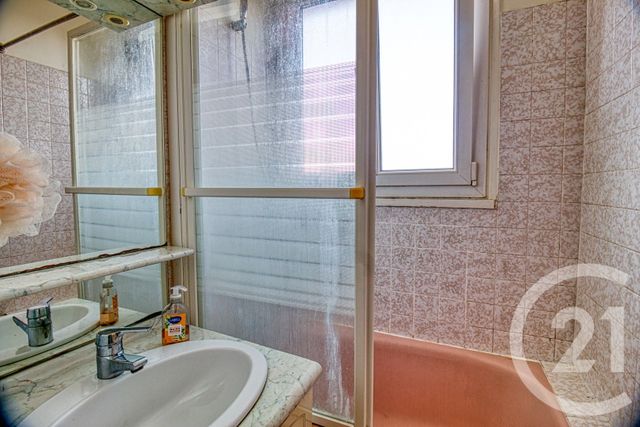 Appartement F3 à vendre - 3 pièces - 60.77 m2 - ERMONT - 95 - ILE-DE-FRANCE - Century 21 Auréa