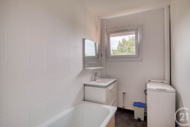 Appartement F4 à vendre - 4 pièces - 79.78 m2 - EPINAY SUR SEINE - 93 - ILE-DE-FRANCE - Century 21 Auréa