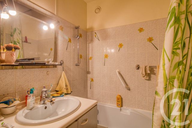 Appartement F3 à vendre - 3 pièces - 71.59 m2 - ERMONT - 95 - ILE-DE-FRANCE - Century 21 Auréa