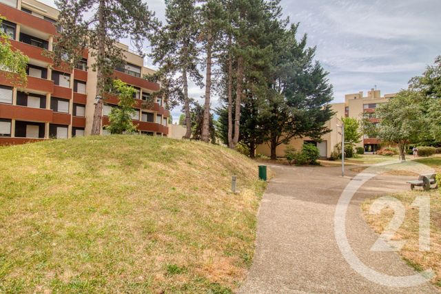 Appartement F4 à vendre - 4 pièces - 79.11 m2 - LE PLESSIS BOUCHARD - 95 - ILE-DE-FRANCE - Century 21 Auréa