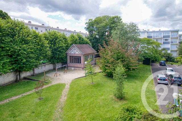 Appartement F4 à vendre - 4 pièces - 79.02 m2 - LE PLESSIS BOUCHARD - 95 - ILE-DE-FRANCE - Century 21 Auréa