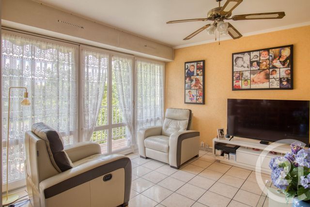 Appartement F4 à vendre - 4 pièces - 79.02 m2 - LE PLESSIS BOUCHARD - 95 - ILE-DE-FRANCE - Century 21 Auréa