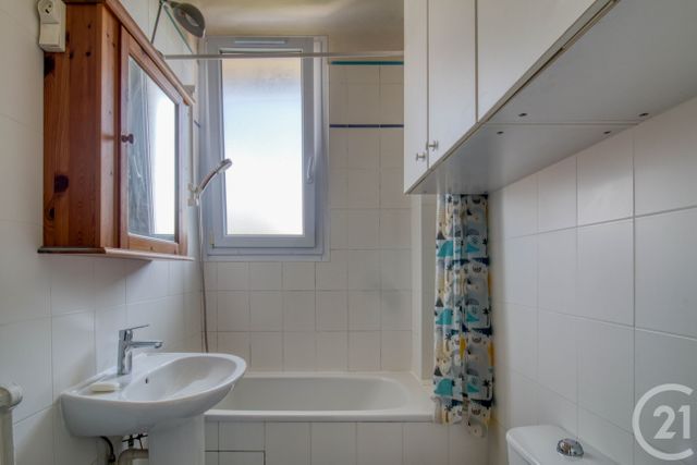 Appartement F3 à louer - 3 pièces - 56.04 m2 - ERMONT - 95 - ILE-DE-FRANCE - Century 21 Auréa