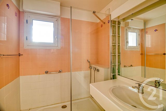 Appartement F2 à vendre - 2 pièces - 52.0 m2 - ERMONT - 95 - ILE-DE-FRANCE - Century 21 Auréa