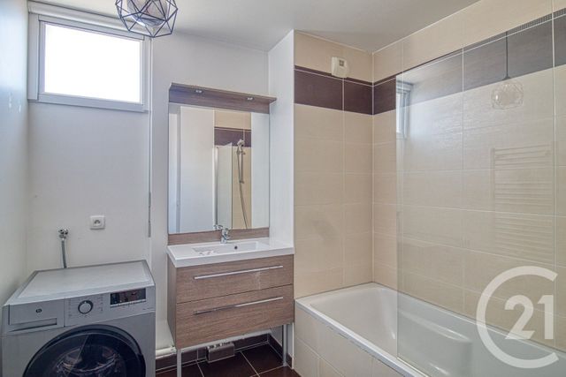 Appartement F3 à louer - 3 pièces - 66.58 m2 - ERMONT - 95 - ILE-DE-FRANCE - Century 21 Auréa