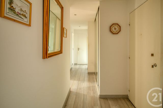Appartement T3 à vendre - 3 pièces - 62.09 m2 - ERMONT - 95 - ILE-DE-FRANCE - Century 21 Auréa