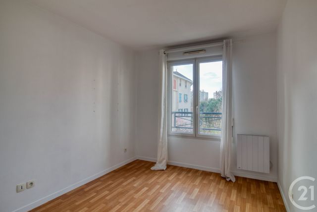 Appartement F3 à louer - 3 pièces - 63.7 m2 - ST GRATIEN - 95 - ILE-DE-FRANCE - Century 21 Auréa
