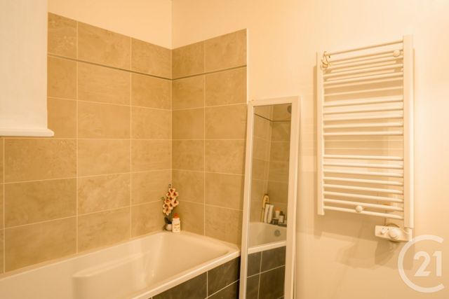 Appartement F3 à vendre - 3 pièces - 55.59 m2 - ERMONT - 95 - ILE-DE-FRANCE - Century 21 Auréa