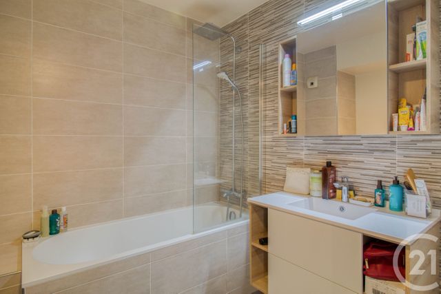 Appartement F4 à vendre - 4 pièces - 75.93 m2 - ERMONT - 95 - ILE-DE-FRANCE - Century 21 Auréa