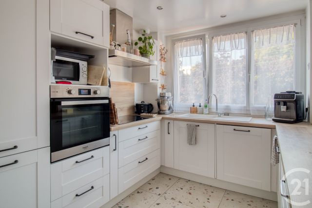 Appartement F3 à vendre - 3 pièces - 70.45 m2 - ERMONT - 95 - ILE-DE-FRANCE - Century 21 Auréa